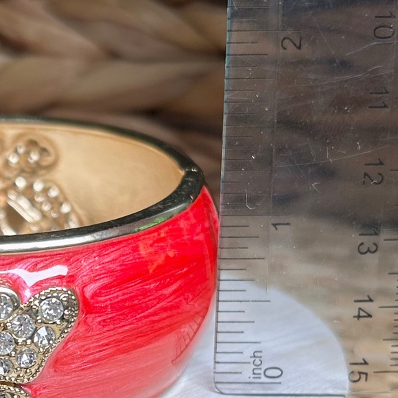 Delightful Crystal Butterfly Pink Enameled Wide Metal Clamper Bangle Bracelet. - Picture 12 of 14